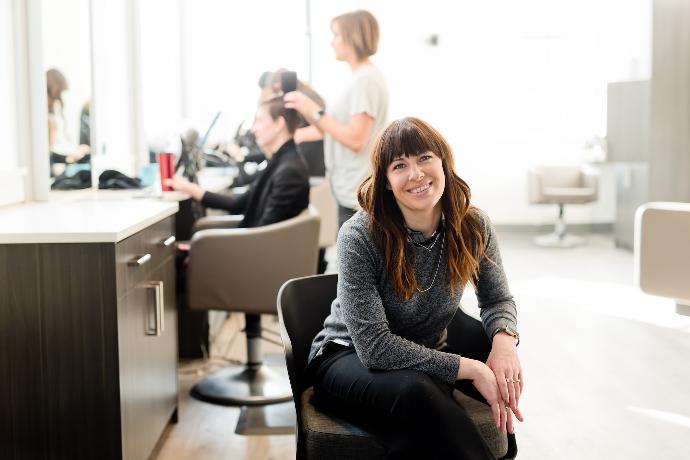 El Arte de Ser una mujer poderosa: liderazgo, superación y riqueza